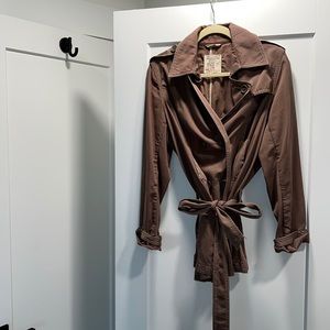 Vintage Gap crop trench